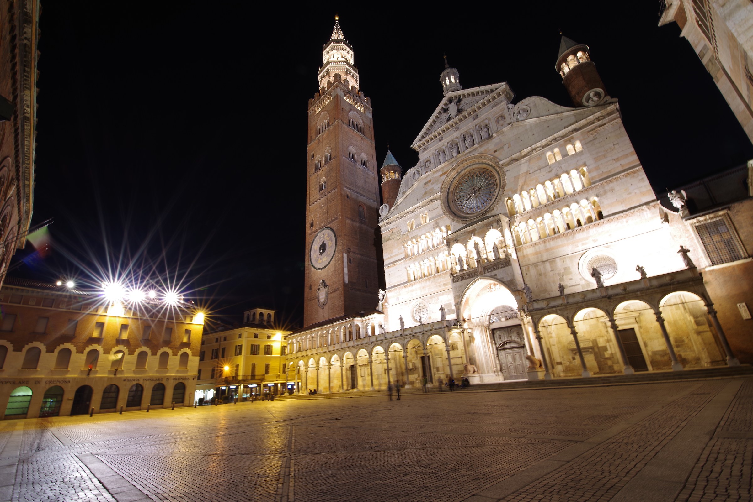 Cremona: Piazza, Duomo e Torrazzo by Night...