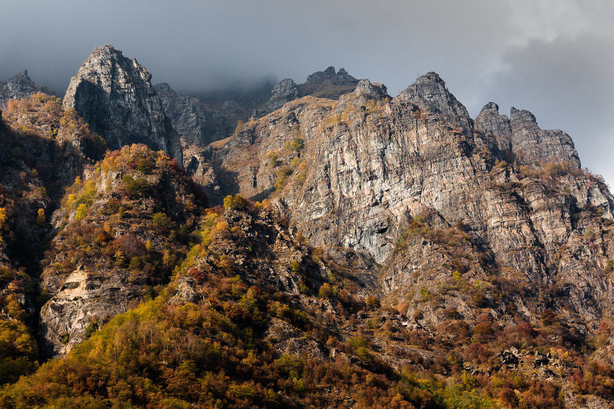 Autumn glimpses of the Orobie Alps......