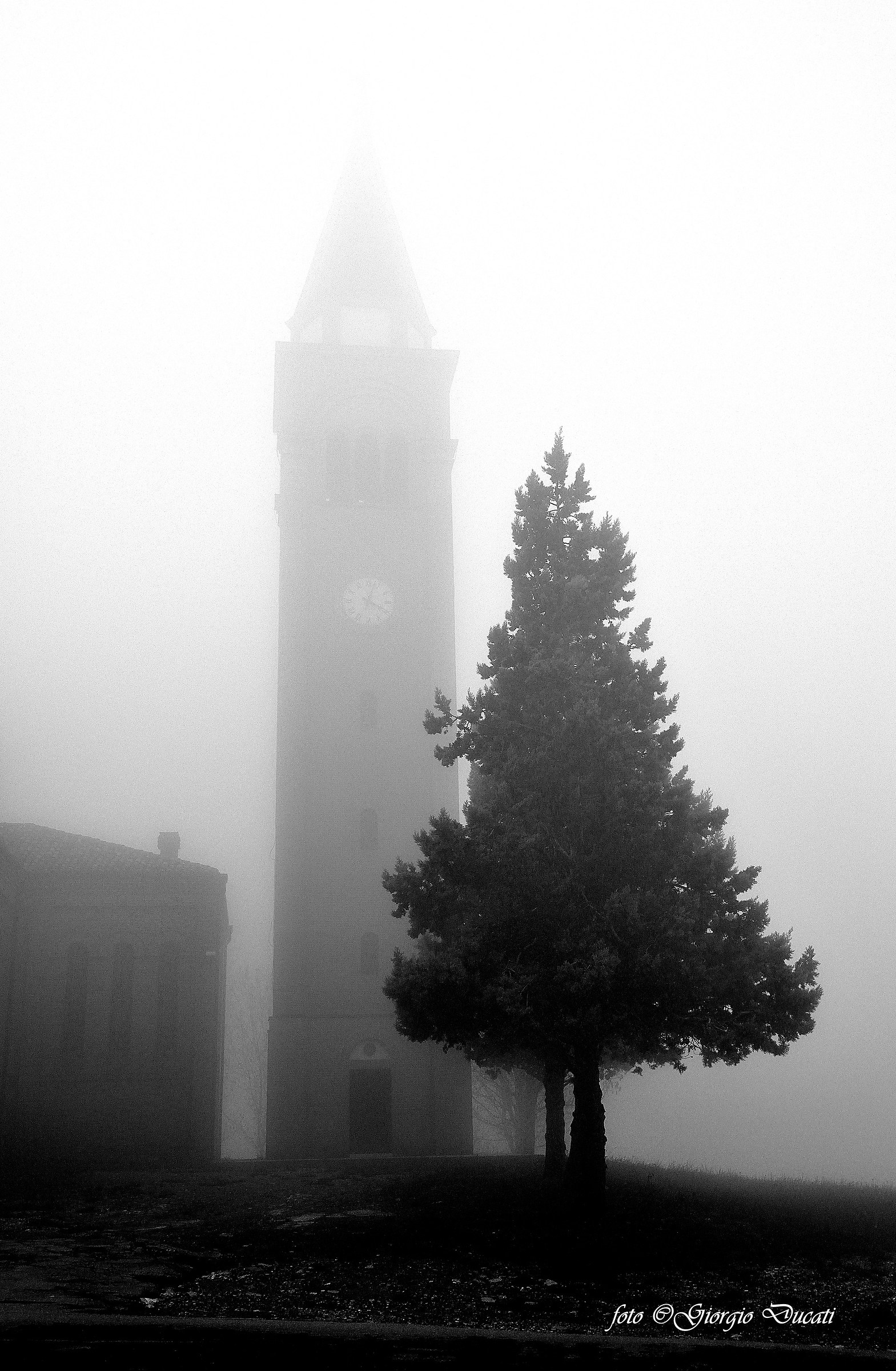 campanile nella nebbia...