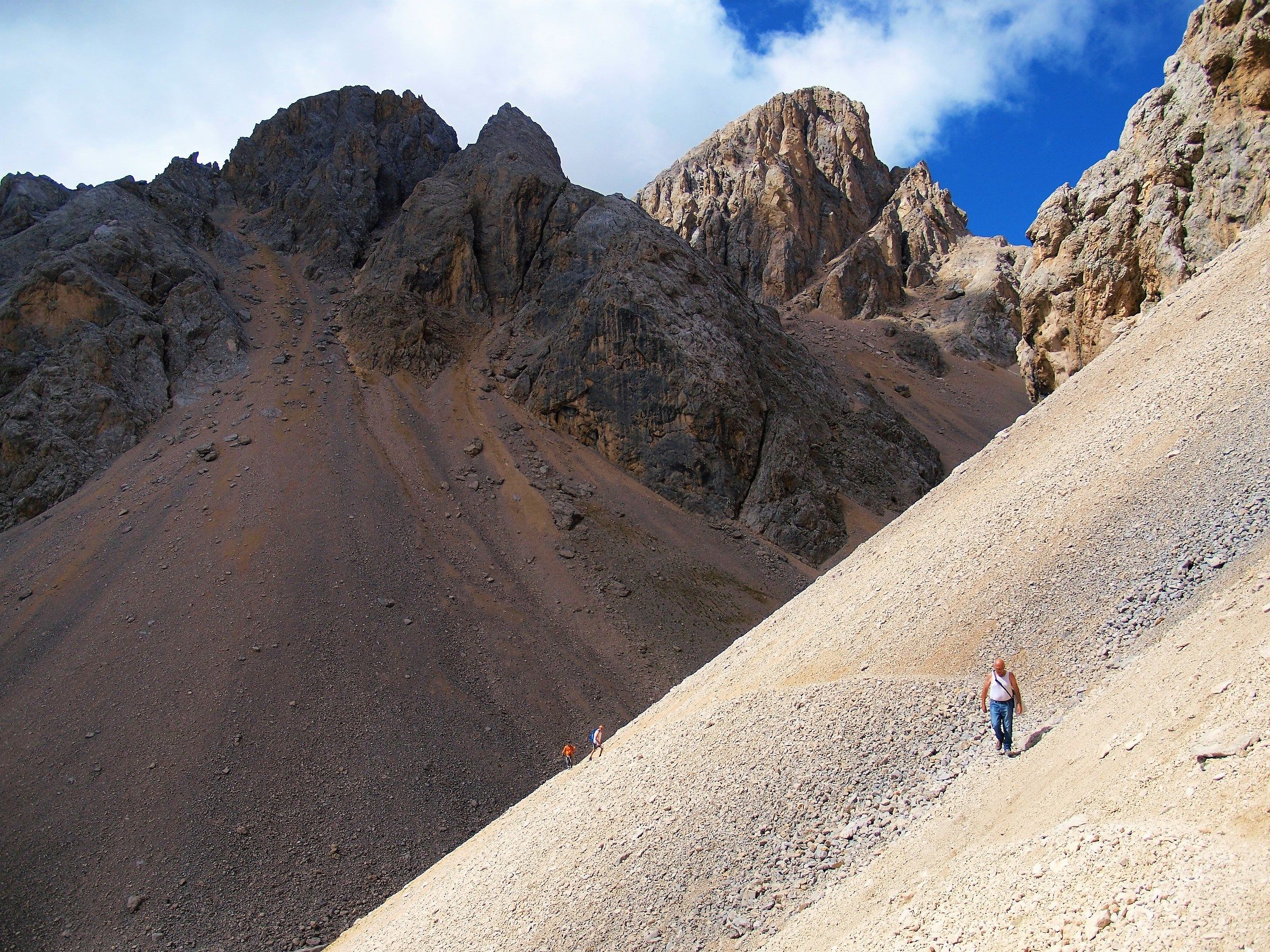 Climbing to the Cirelle pass, (Gruppo Marmolada)...
