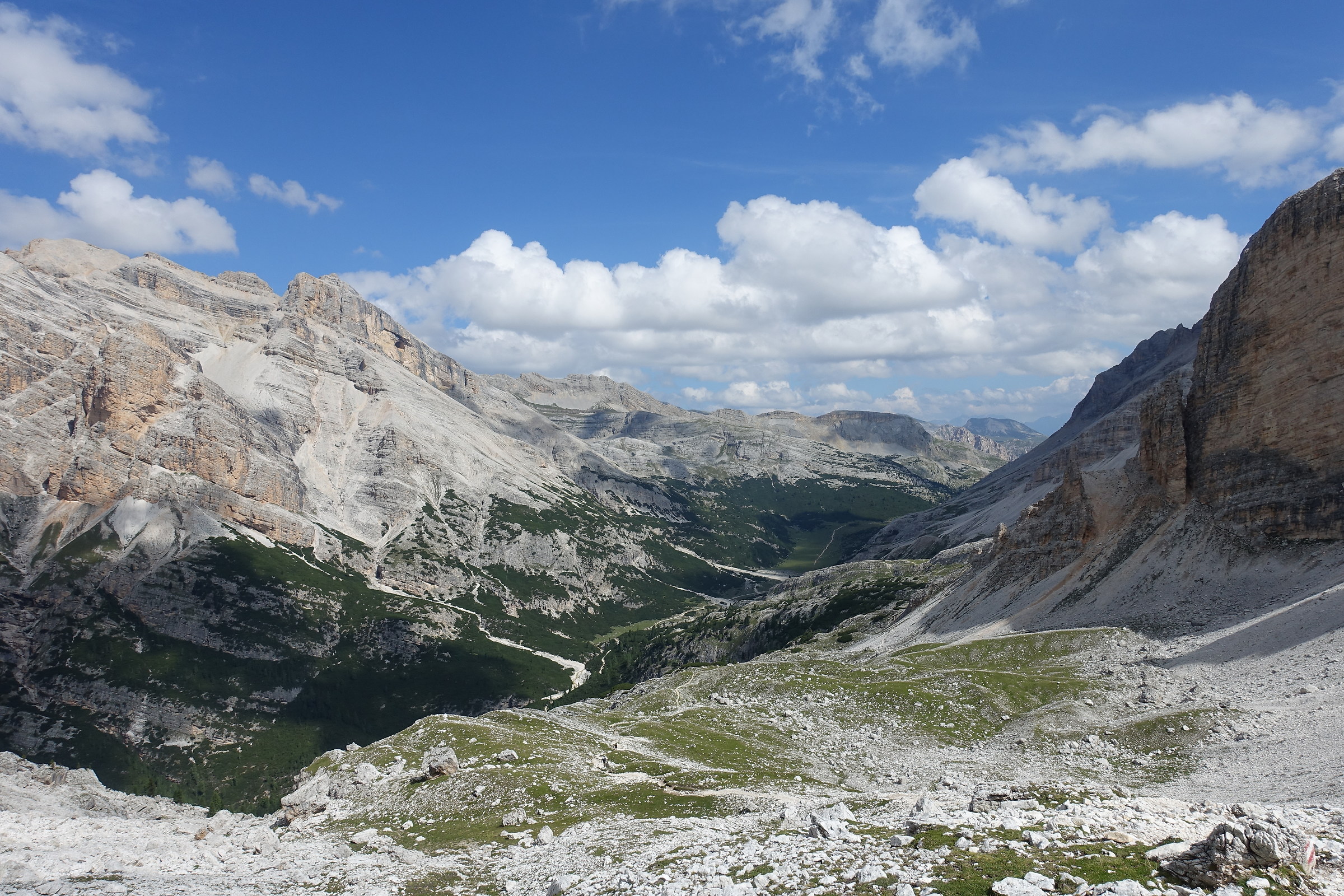 Along the dolomitic path...