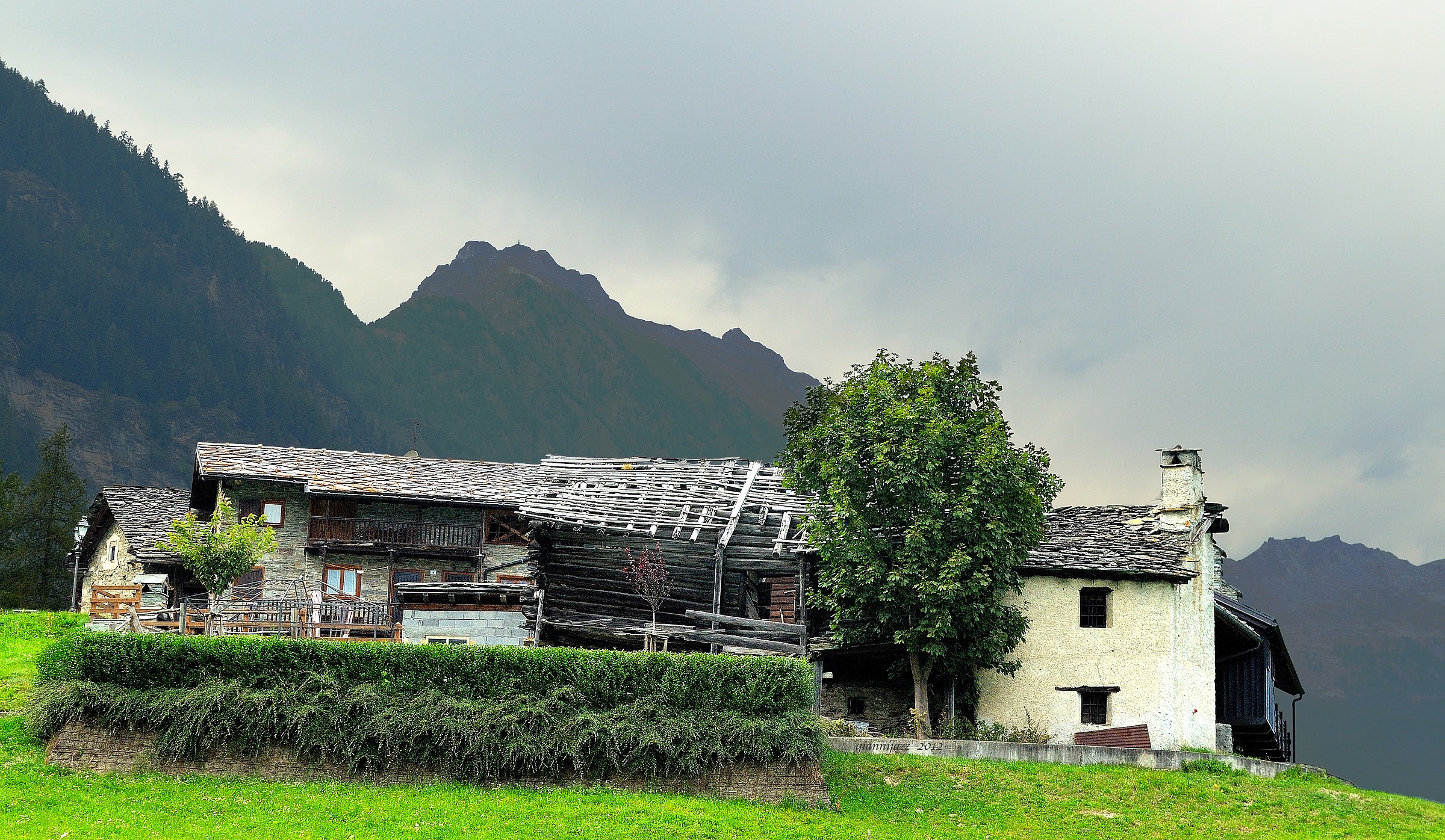 Houses in Verrès...