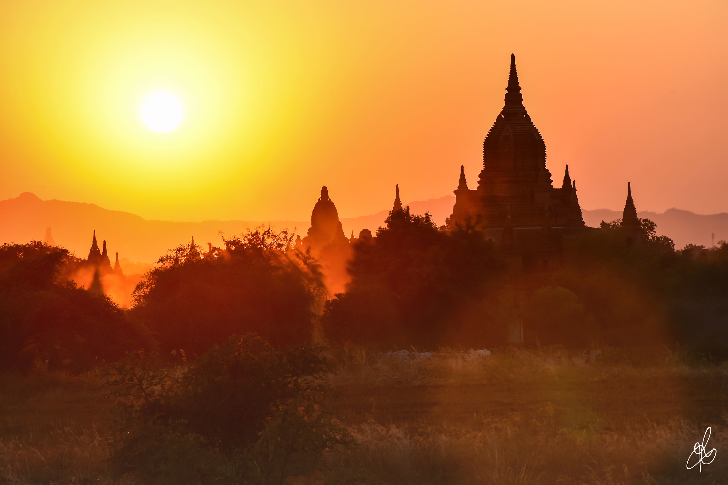 Sunset in Bagan...