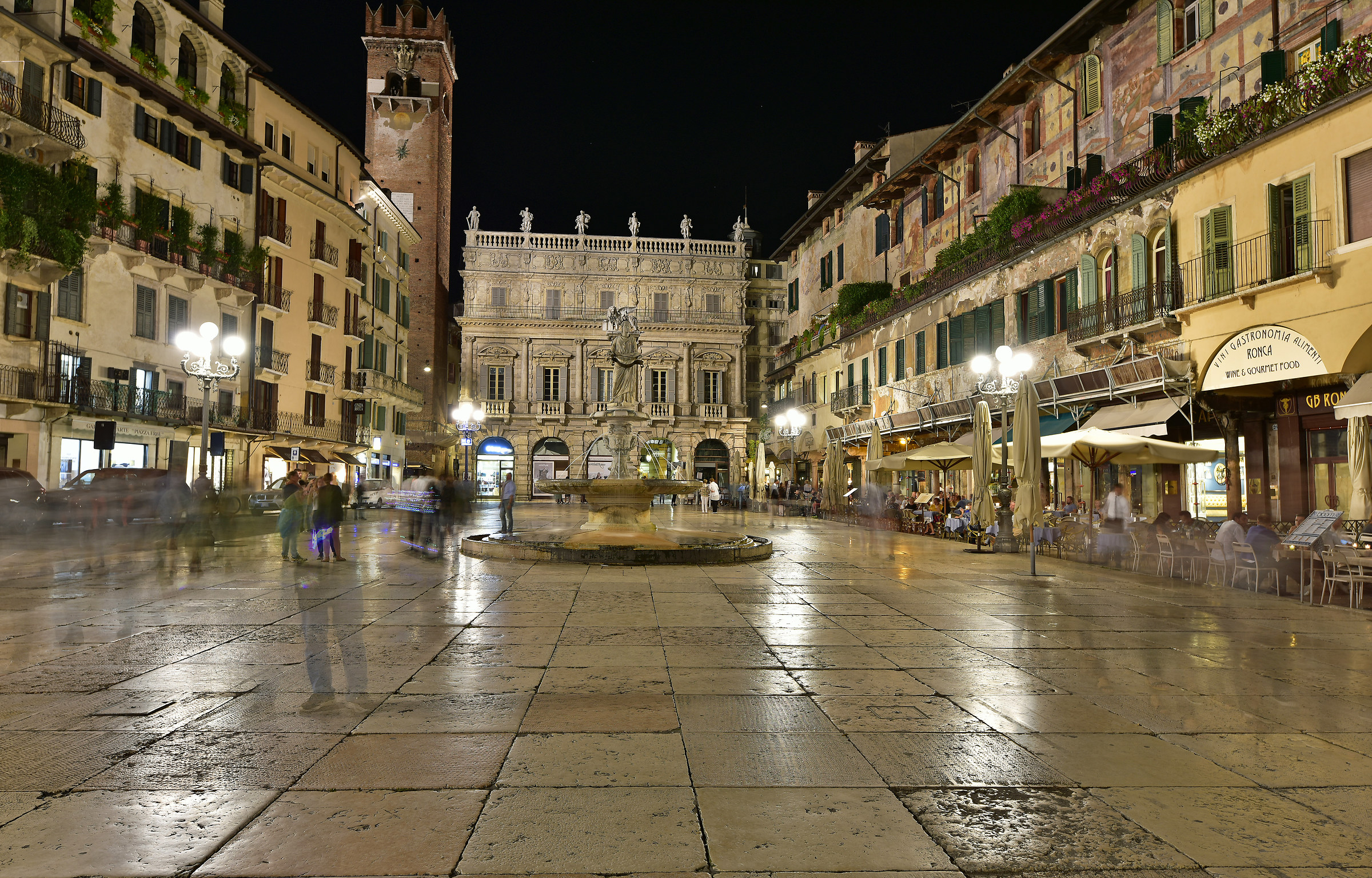 Plaza of Herbs Verona...