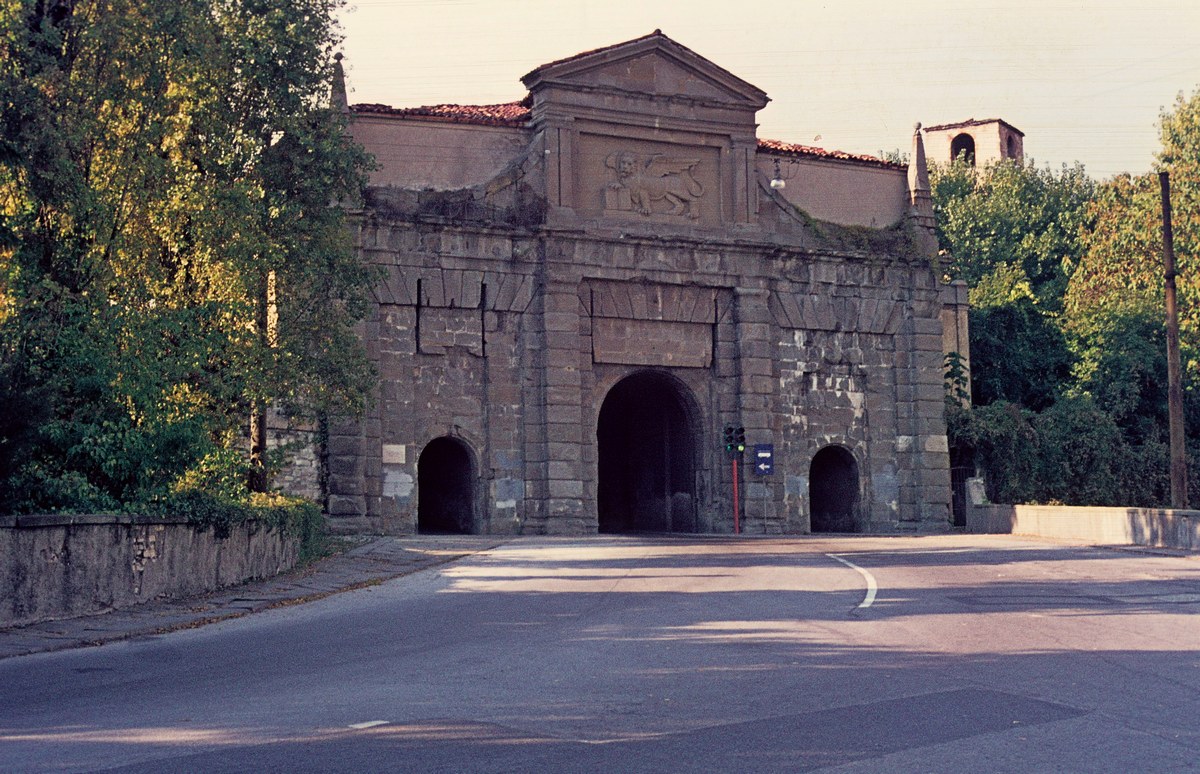 Porta S. Agostino - Mura venete...
