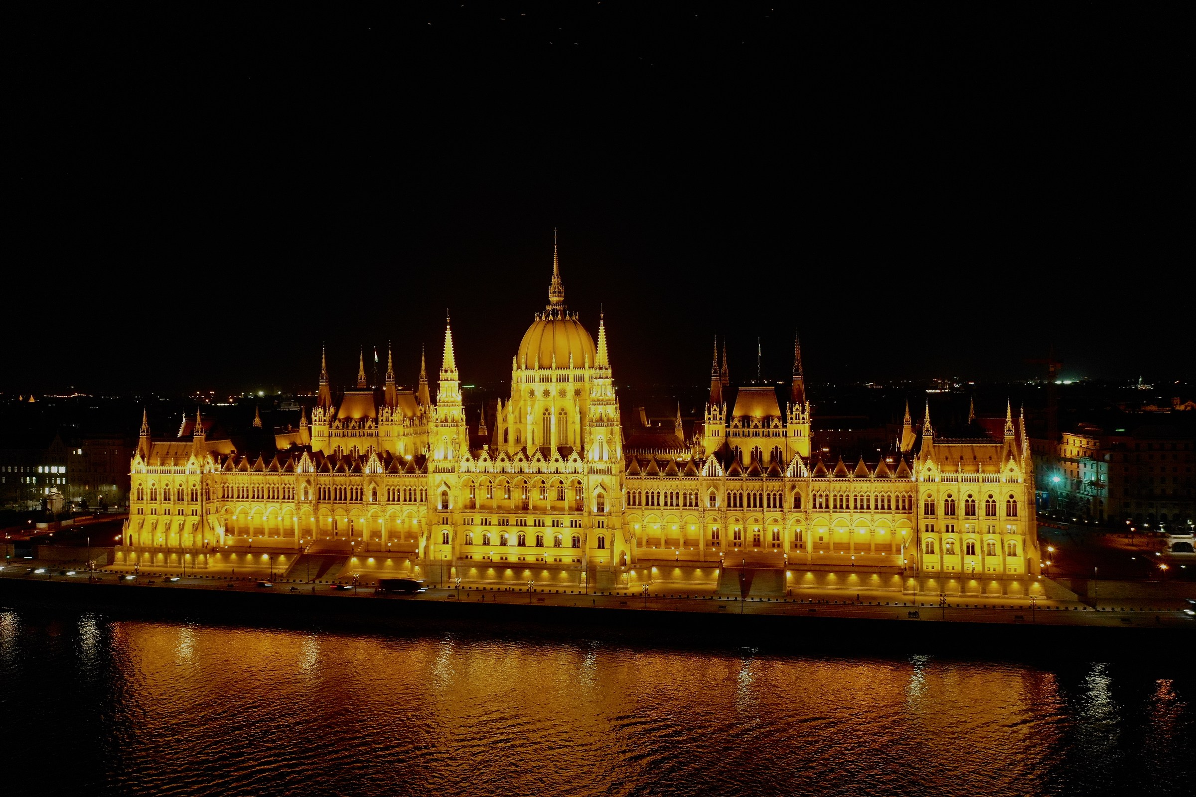 Parlamento dì Budapest...
