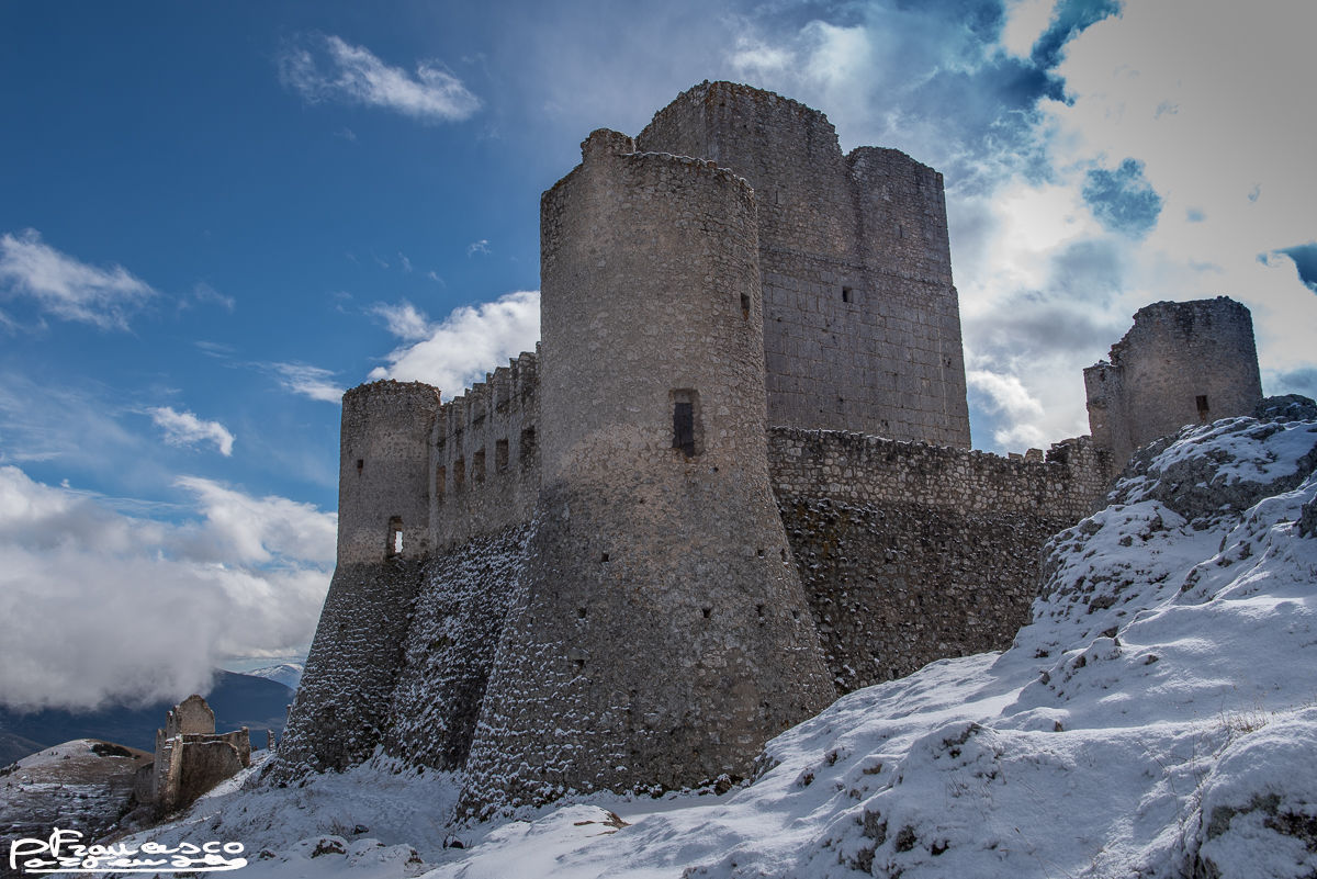 Castello di Rocca Calascio innevato...