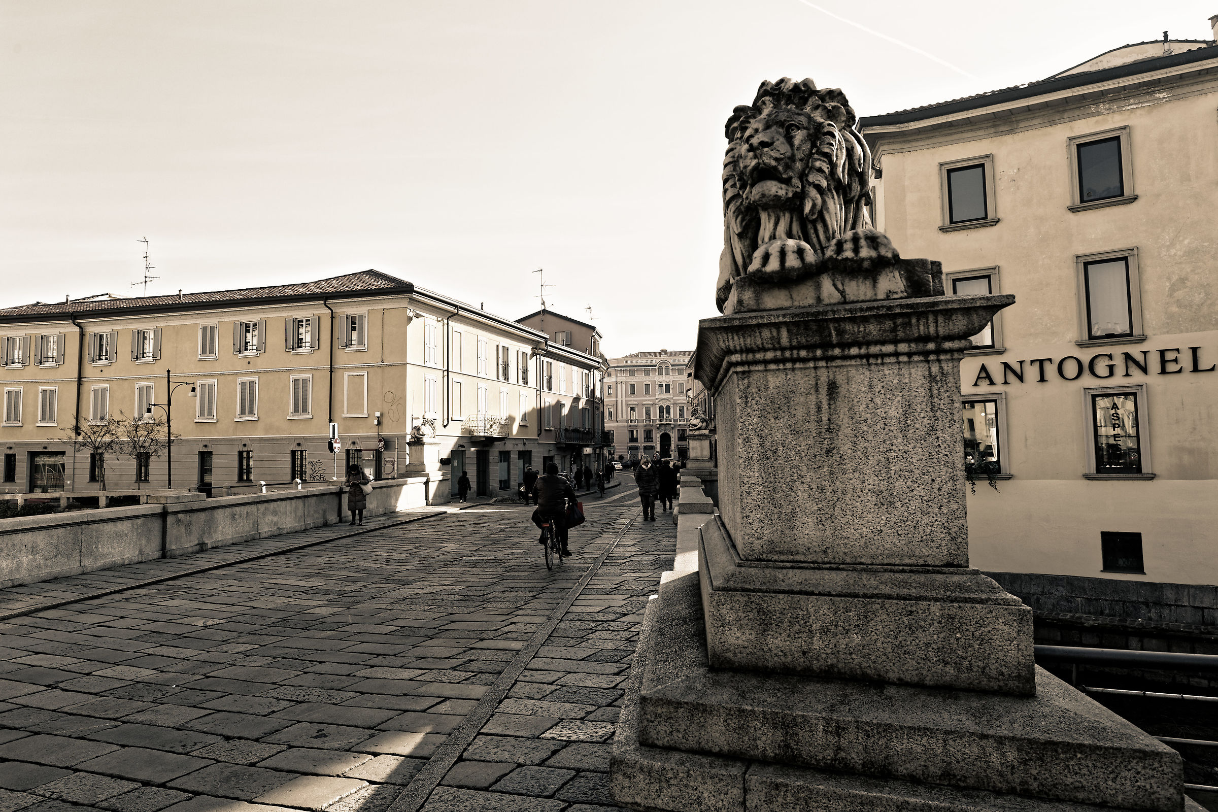 Monza ponte dei leoni...