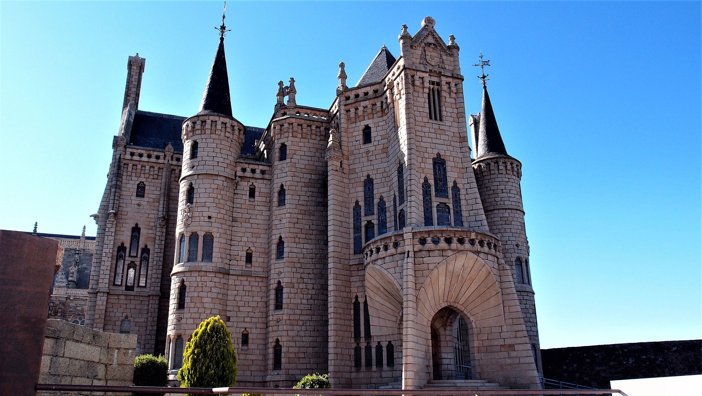 Astorga - Palazzo Episcopale (Gaudi)...