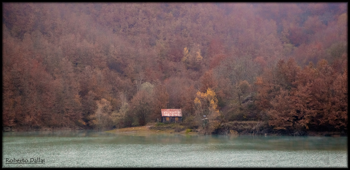 The house on the lake .......