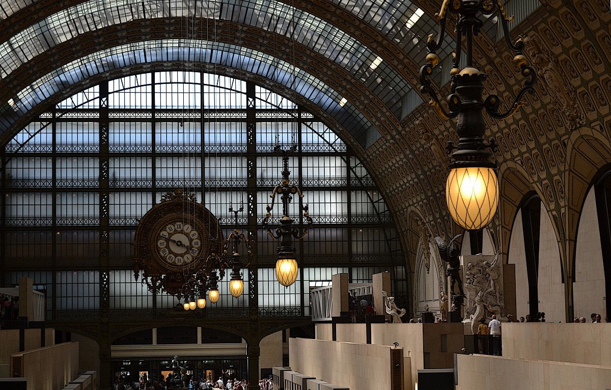 The chandeliers in the Musée d'Orsay...