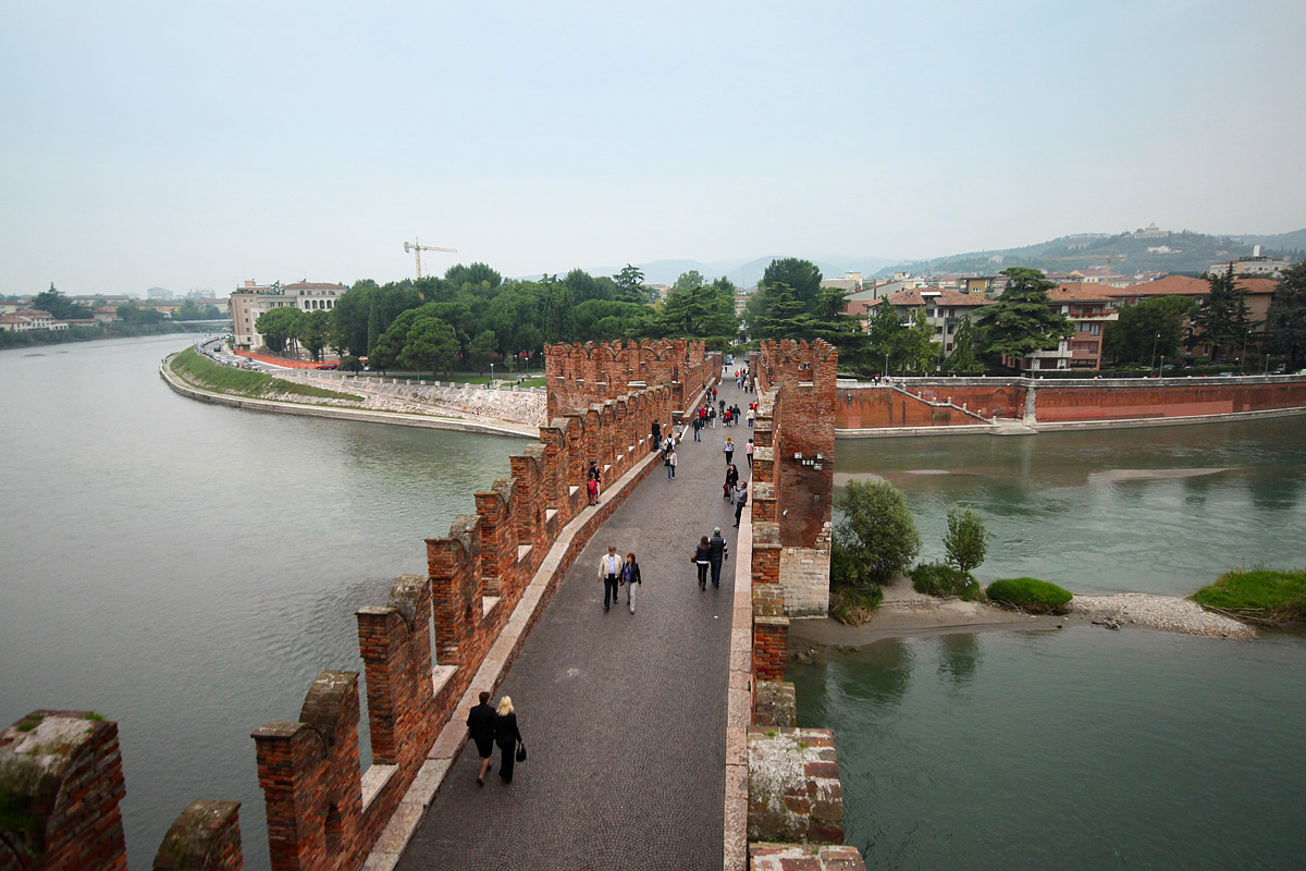 Verona Ponte Castel Vecchio...