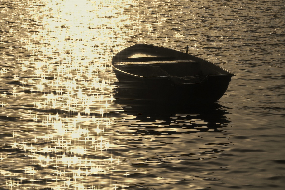 barca solitaria...