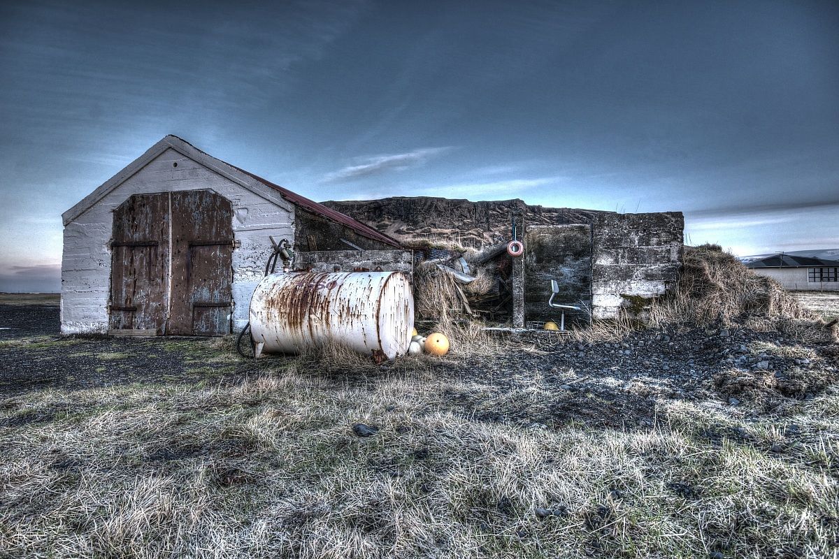 An old barn HDR...