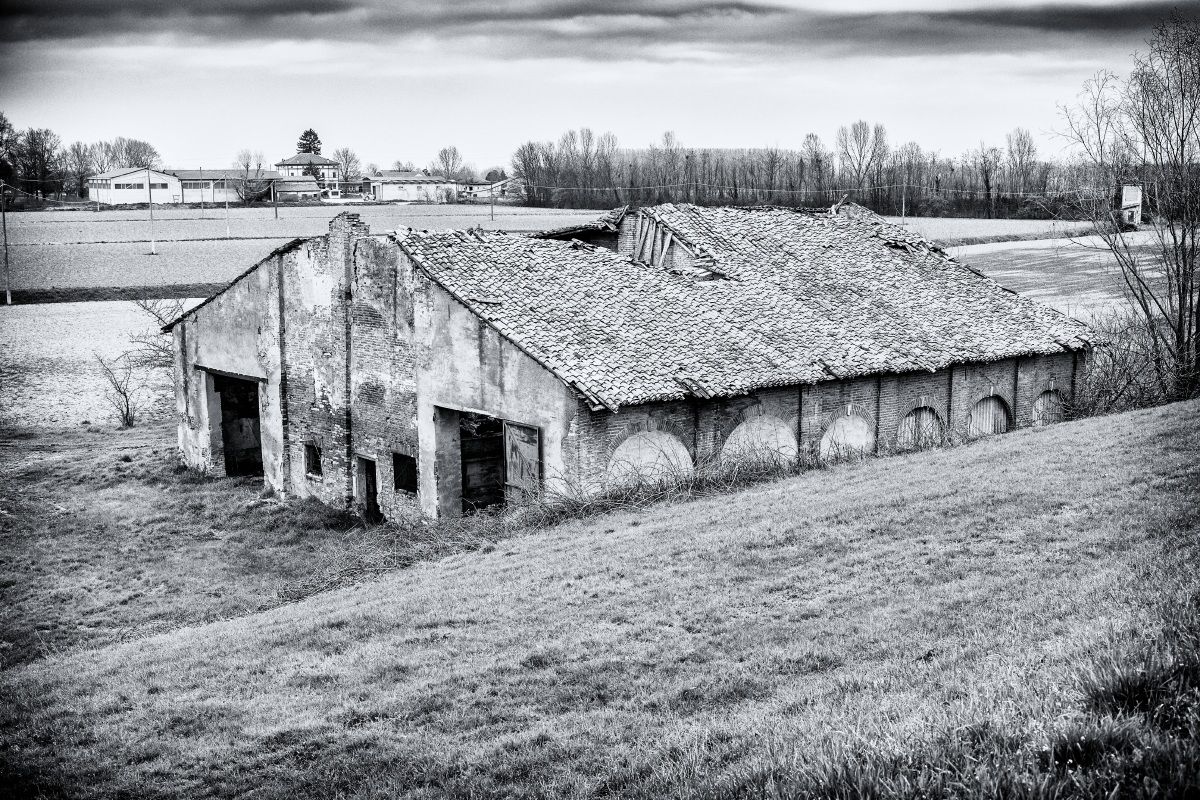 Abandoned farmhouse 6...