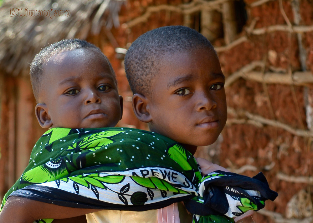 Bambini (Kenya 2013)...