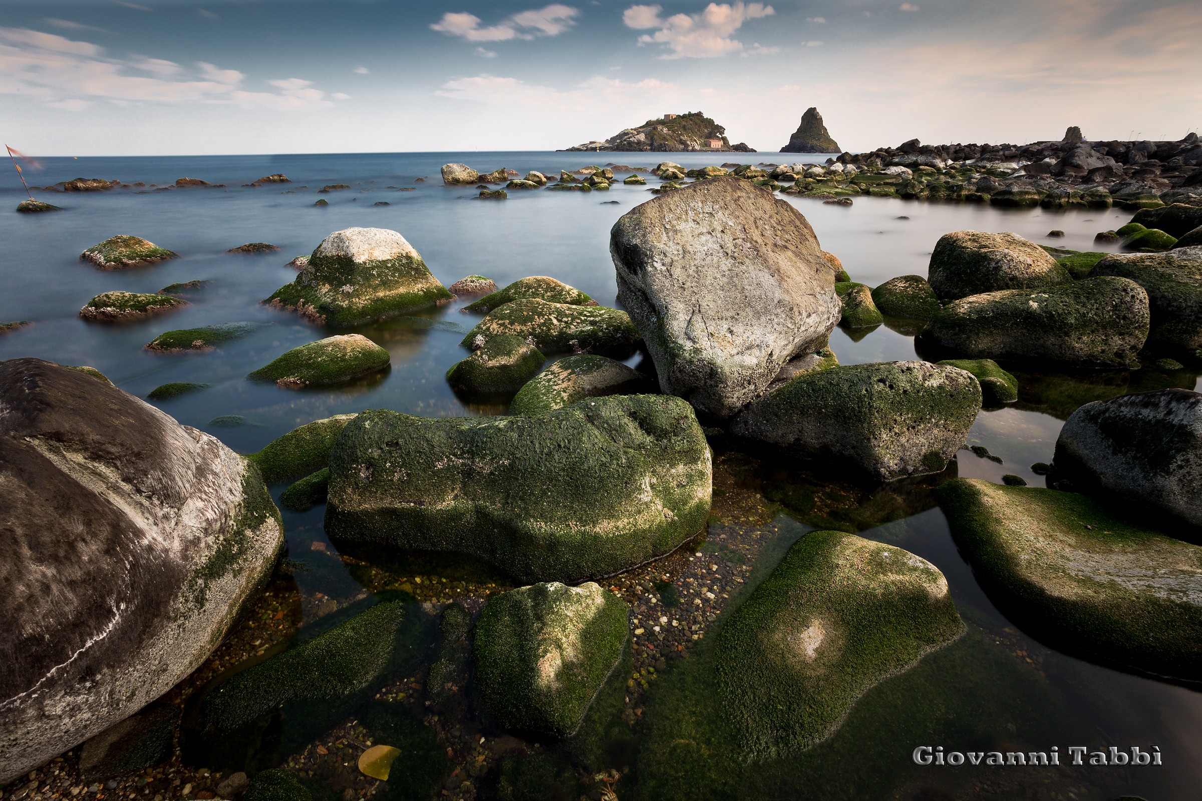 Acitrezza - rocky beach...