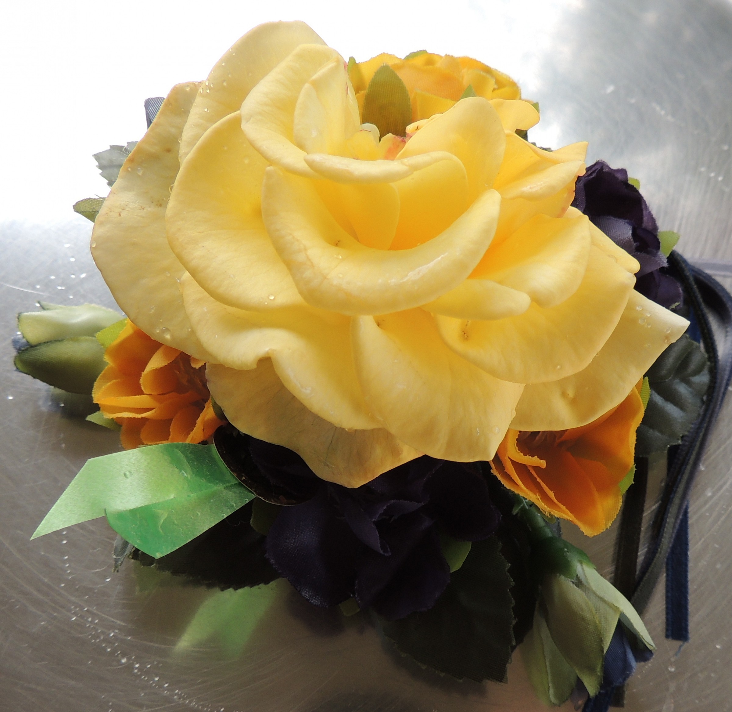 placeholder with rose yellow...