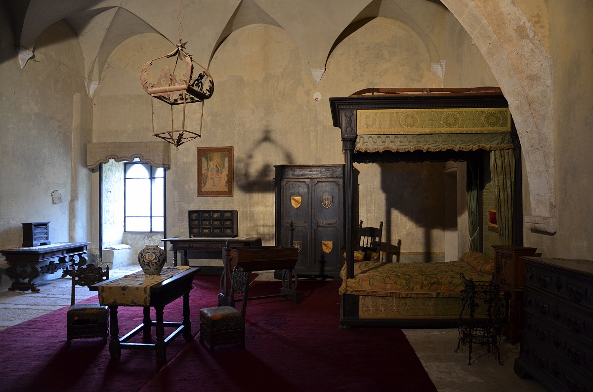 Camera reale del castello di sermoneta...