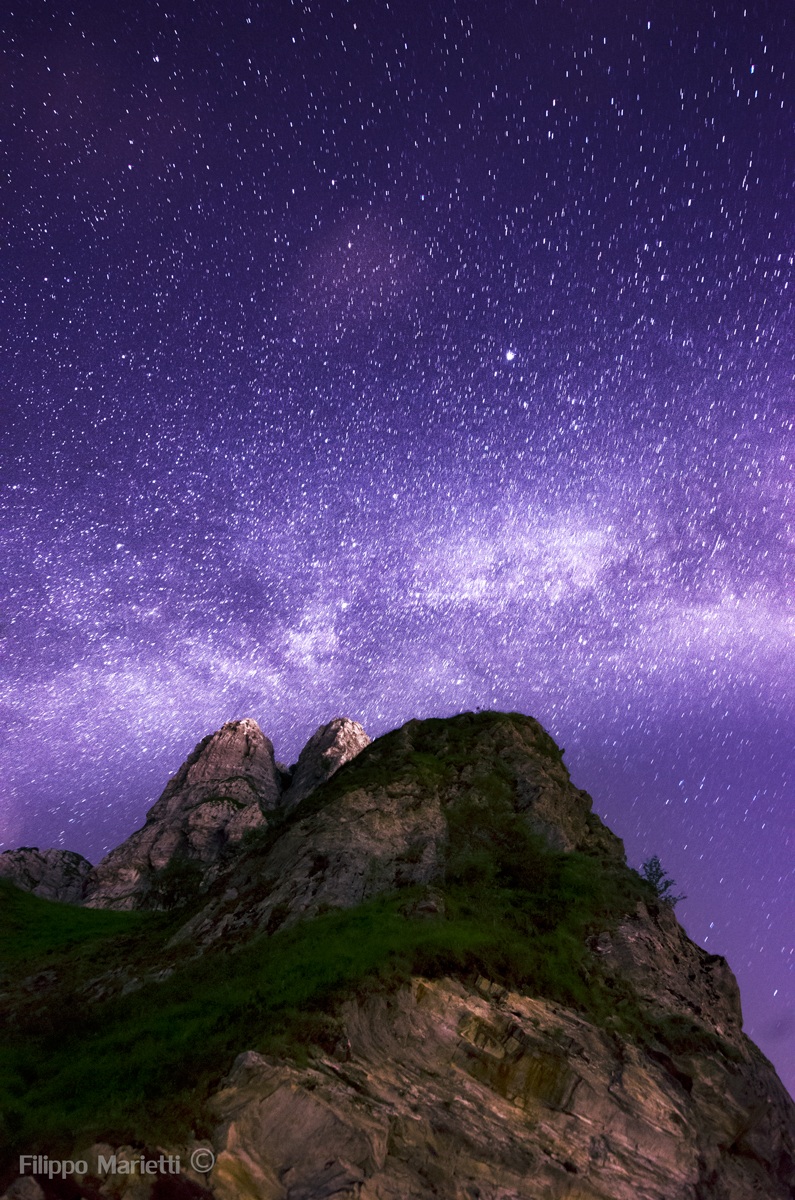 Le Guglie del Corchia con la Via Lattea...