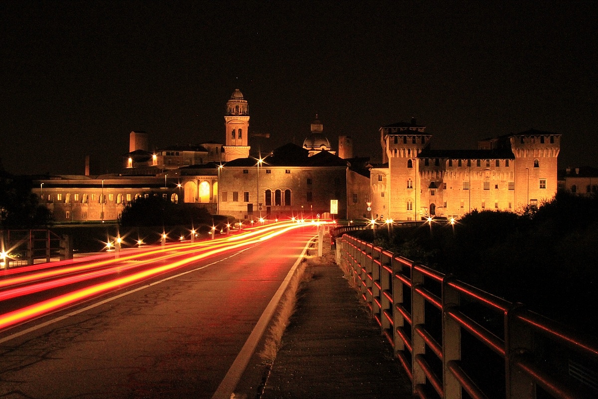 Mantua by night...