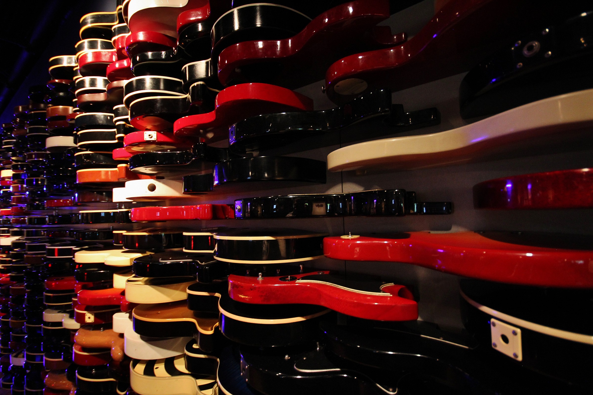 The walls of guitars - Hard Rock Cafe 'New York...