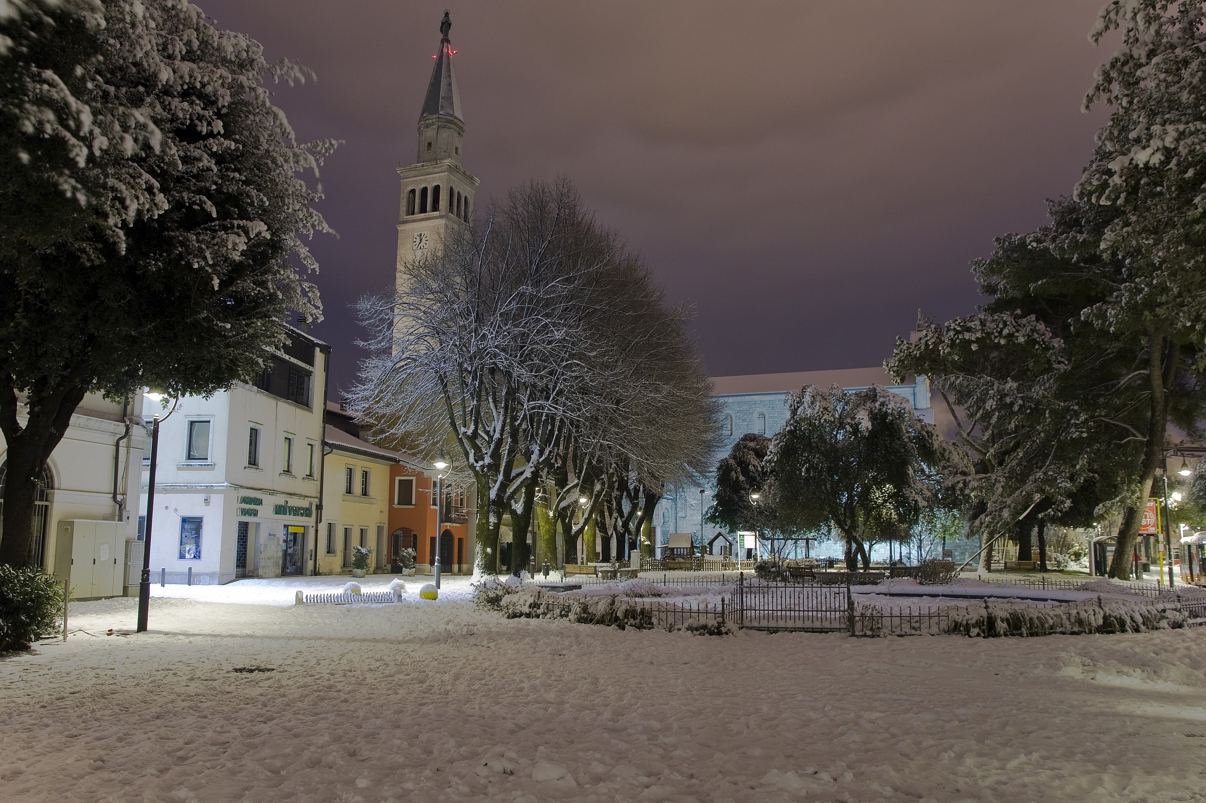 Monfalcone by night with snow...