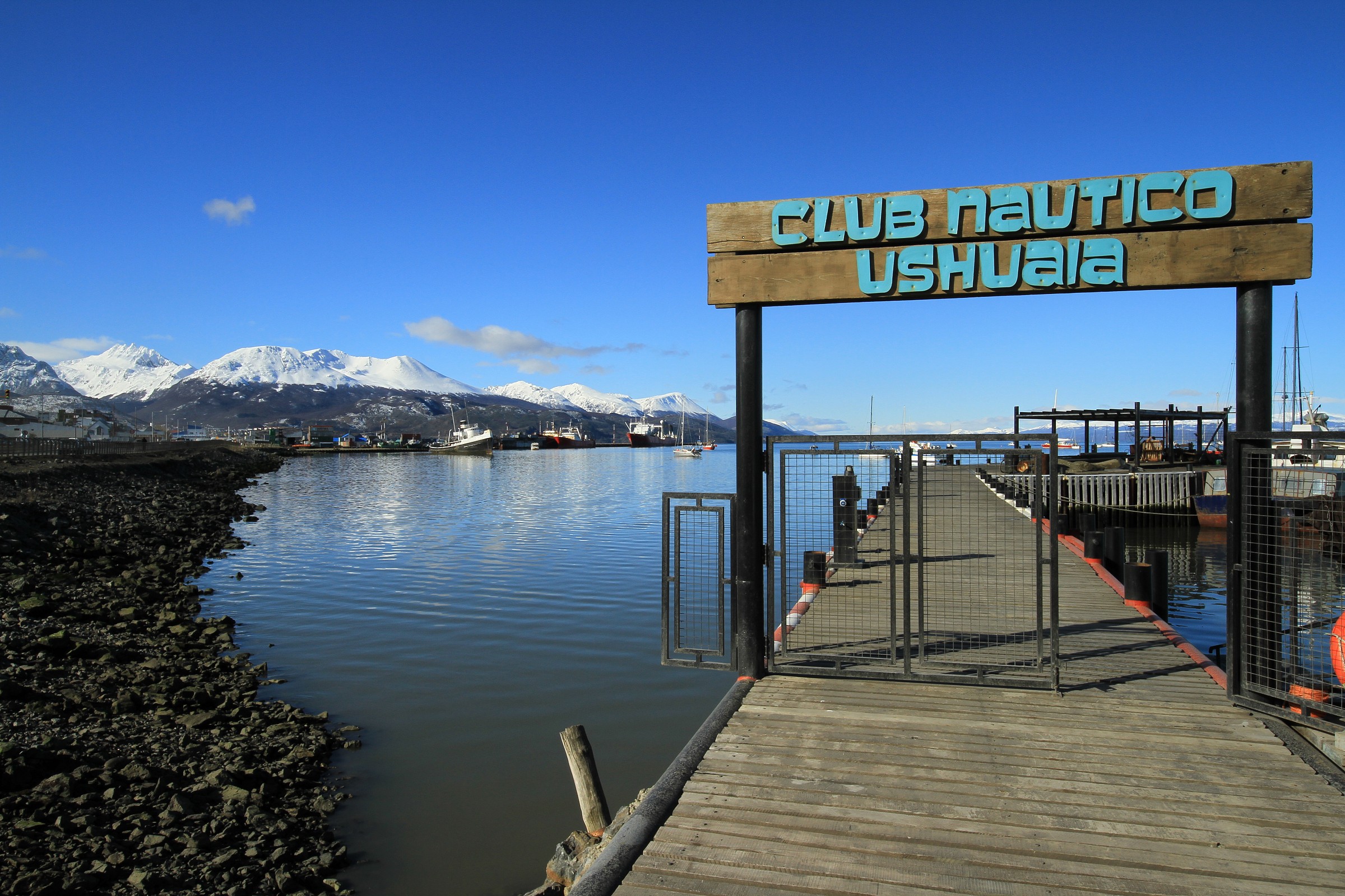Club Nautico Ushuaia...