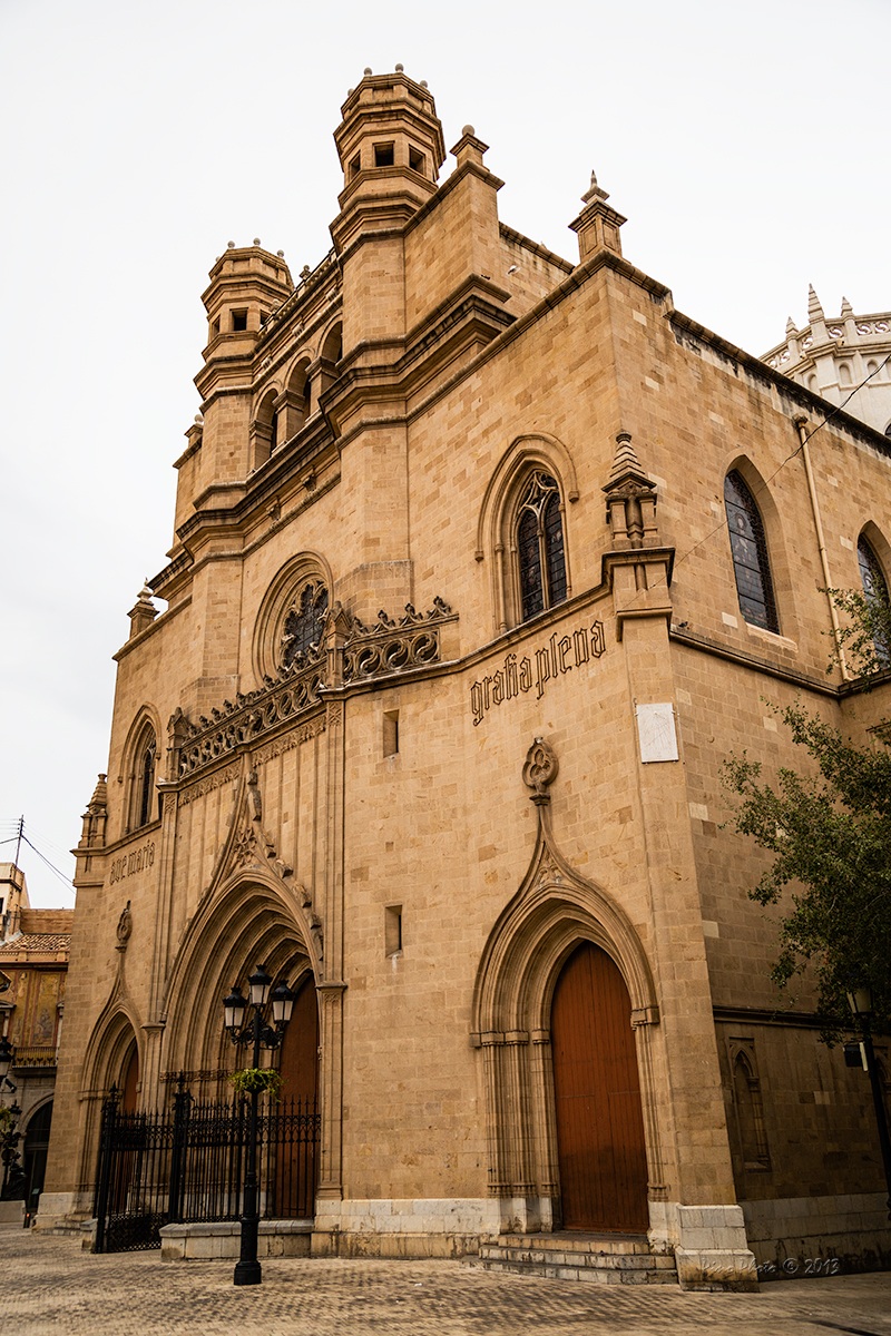 Castillon - Basilica de Santa Maria del Lledo...