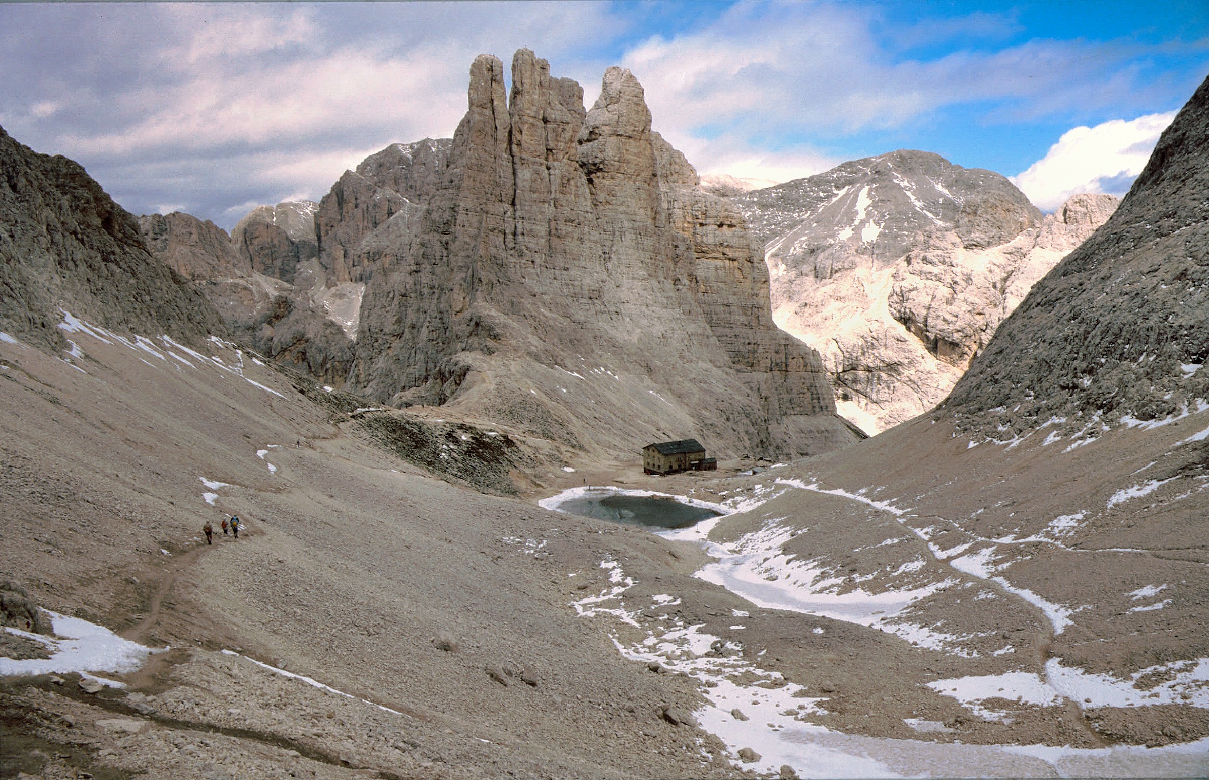 Torri del Vajolet dal Passo Santner (2741 m.) - 1985...