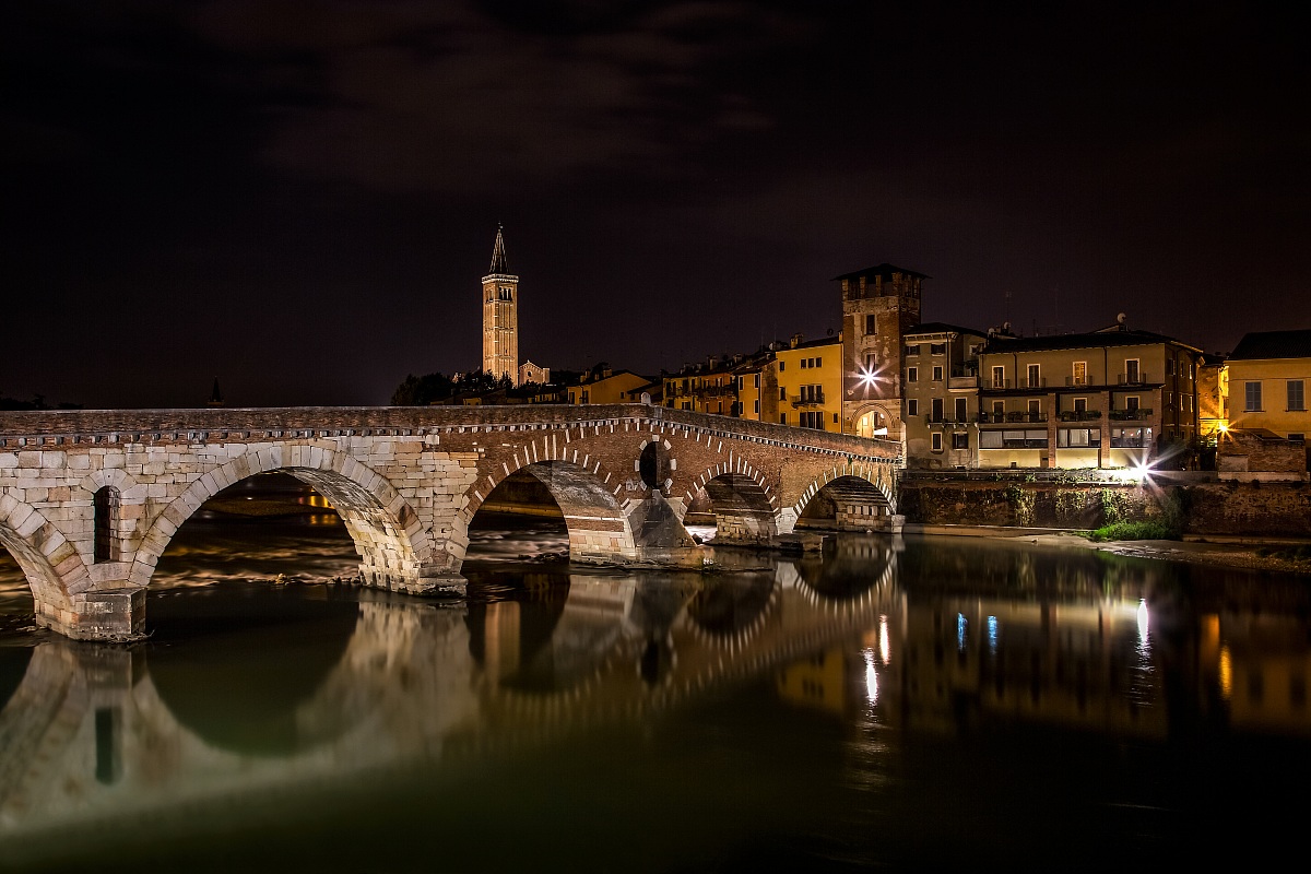 Ponte Pietra Verona ......