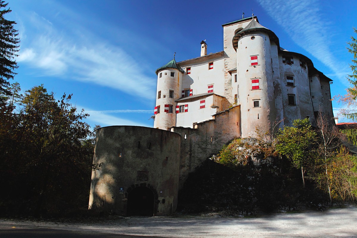 Bragher Castle (Val di Non)...