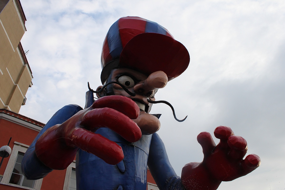 Dick Dastardly - Carnival in the square...