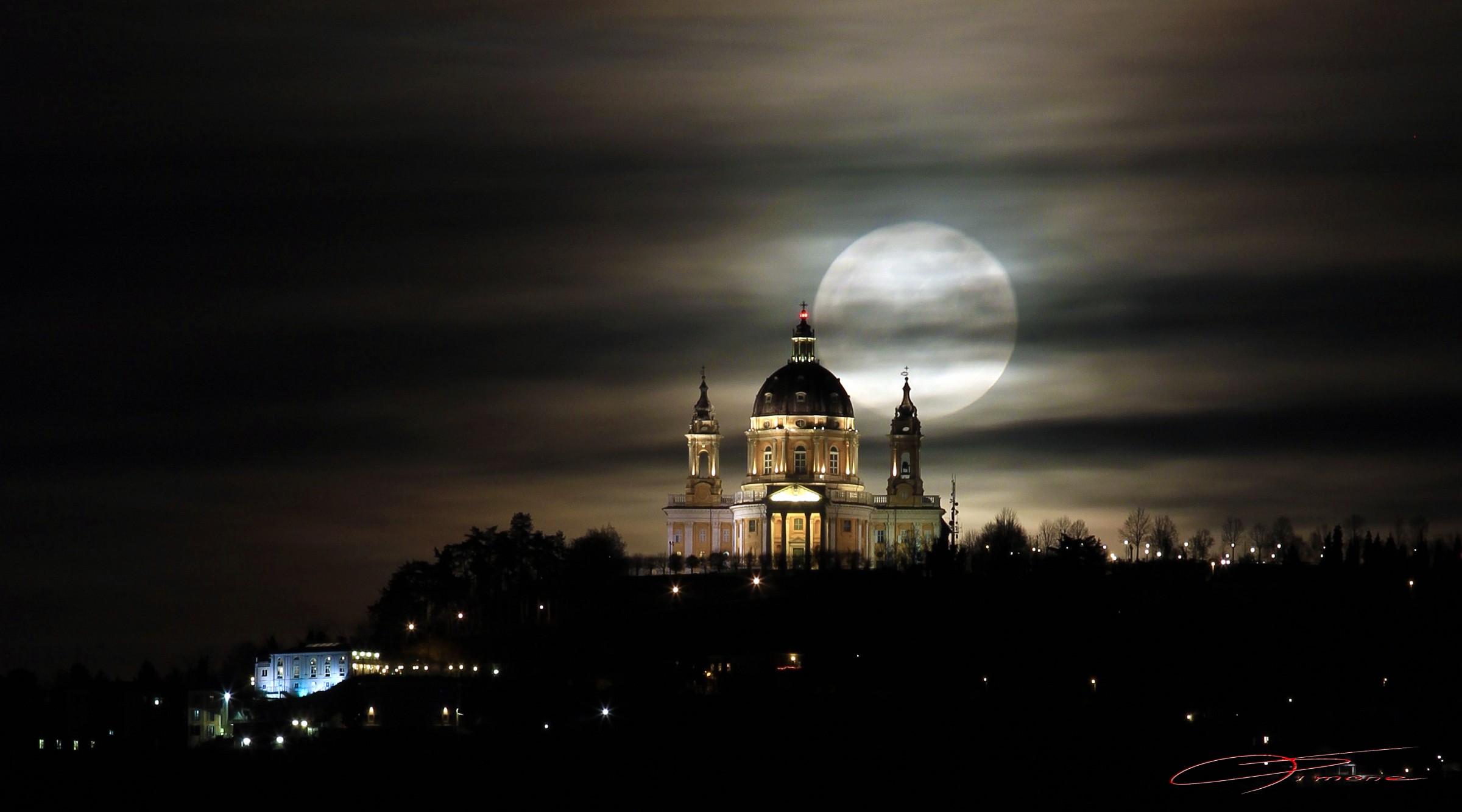 Basilica of Superga, with the full moon....