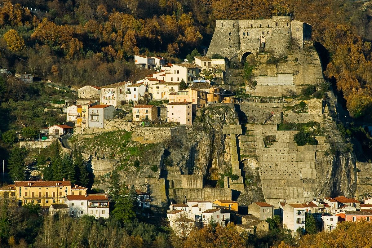 Castle of Cerro al Volturno...