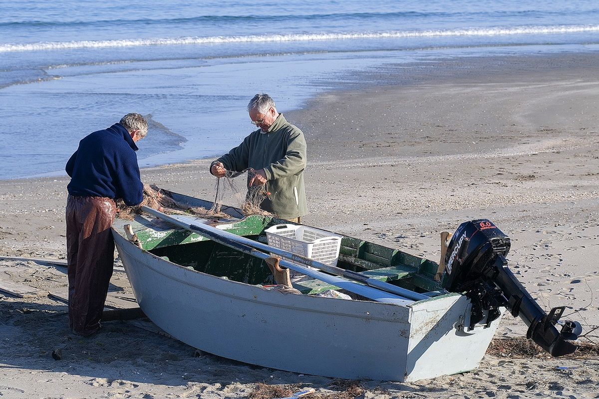 Pescatori, sulla spiaggia di Pellestrina....