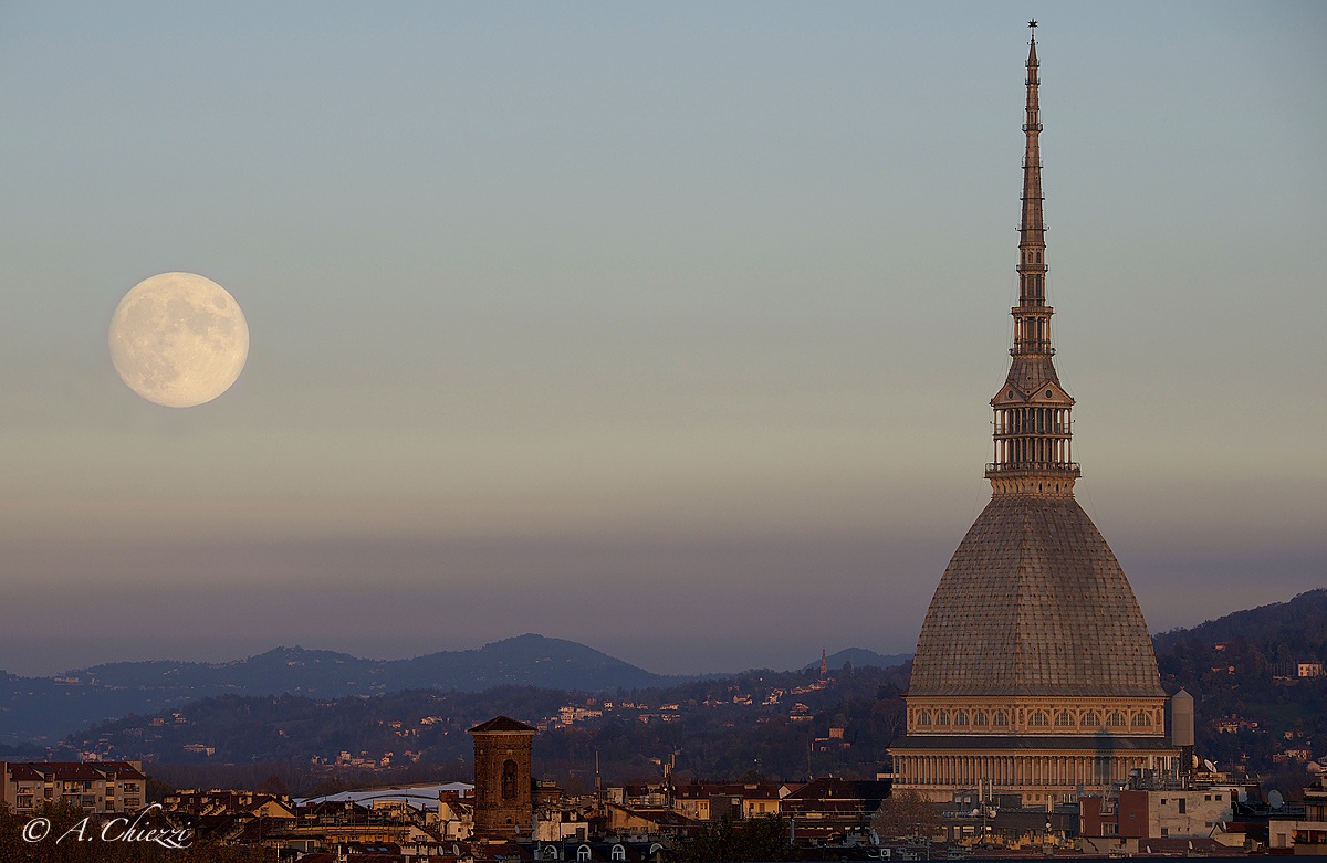 La mole e la luna...