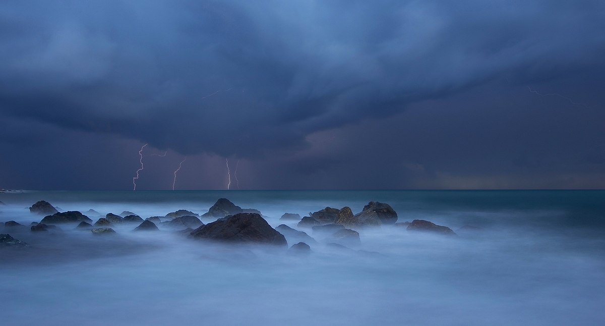 Sea of lightning...