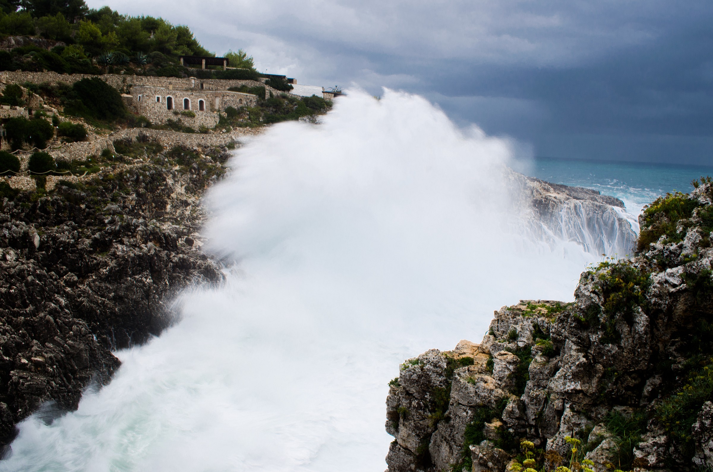 Stormy sea - Location Ciolo...