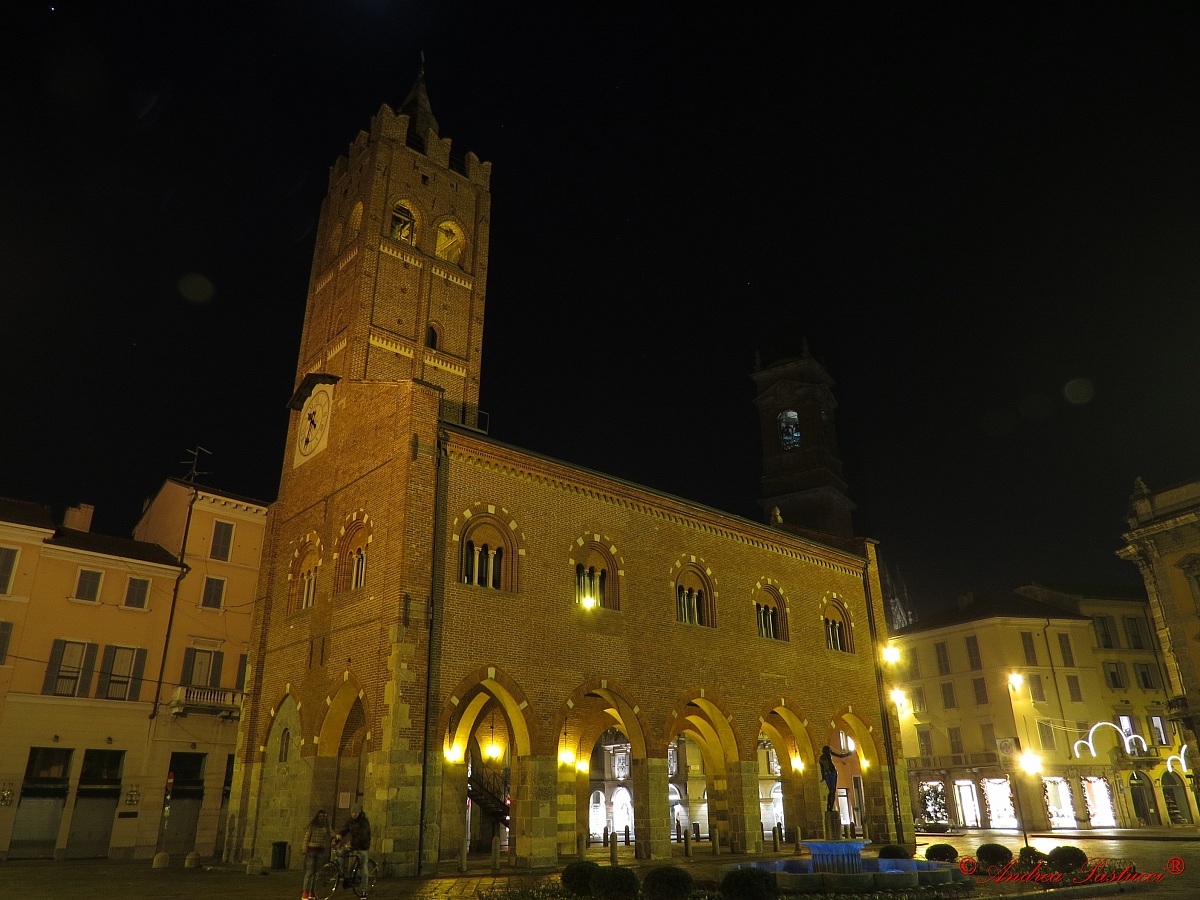 il maestoso Arengario...