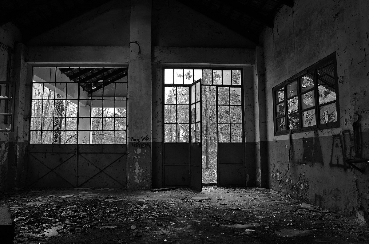 abandoned barracks 3...