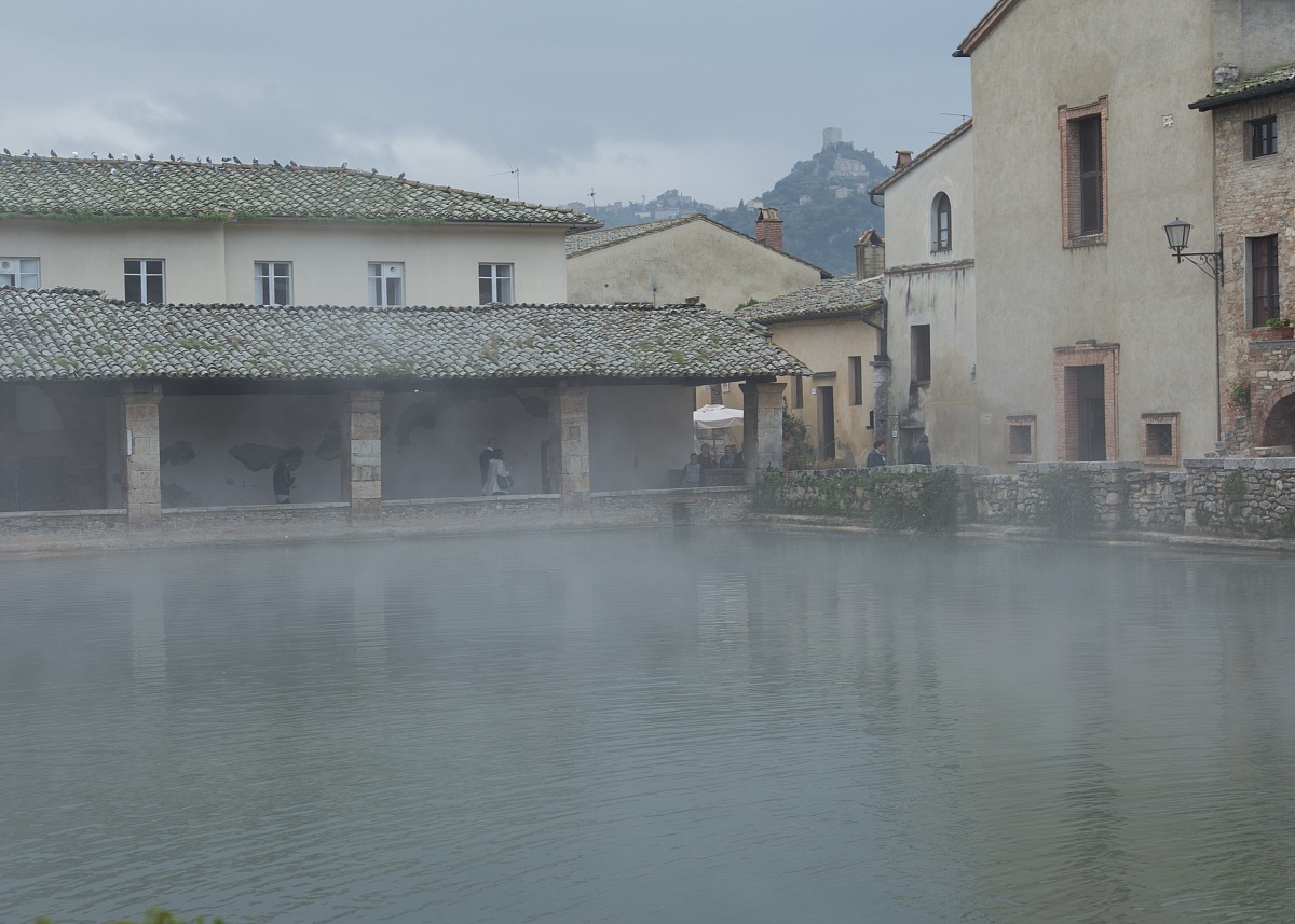 The tub and steam - Bagno Vignoni (yes)...