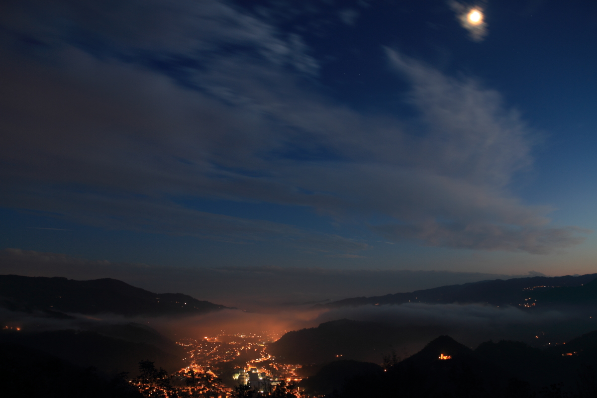 mists on the Agno Valley...