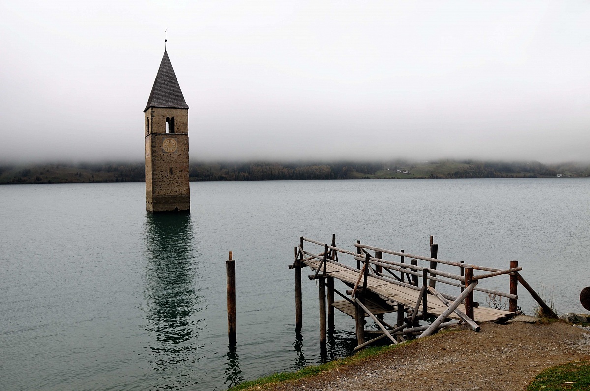Belltowet fogg, Lake Resia, South Tyrol...