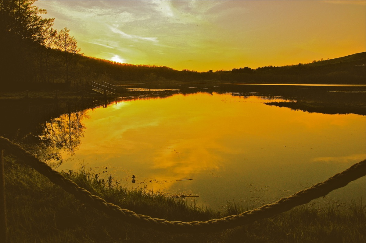 tramonto sui laghi di Monticchio...