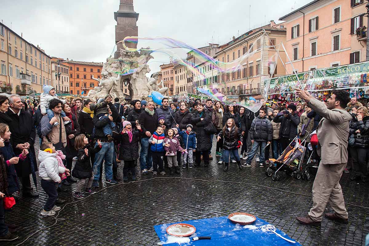 Soap bubbles in Piazza Navona, Rome....