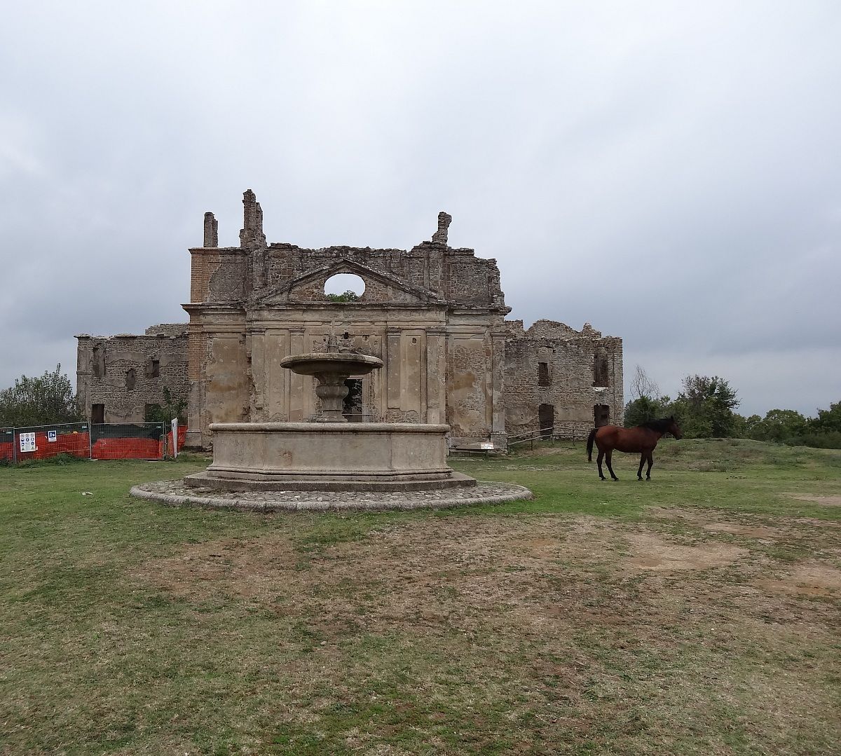 Chiesa di san Bonaventura e cavallo...