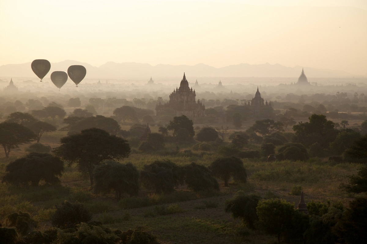 Sunrise in Bagan...