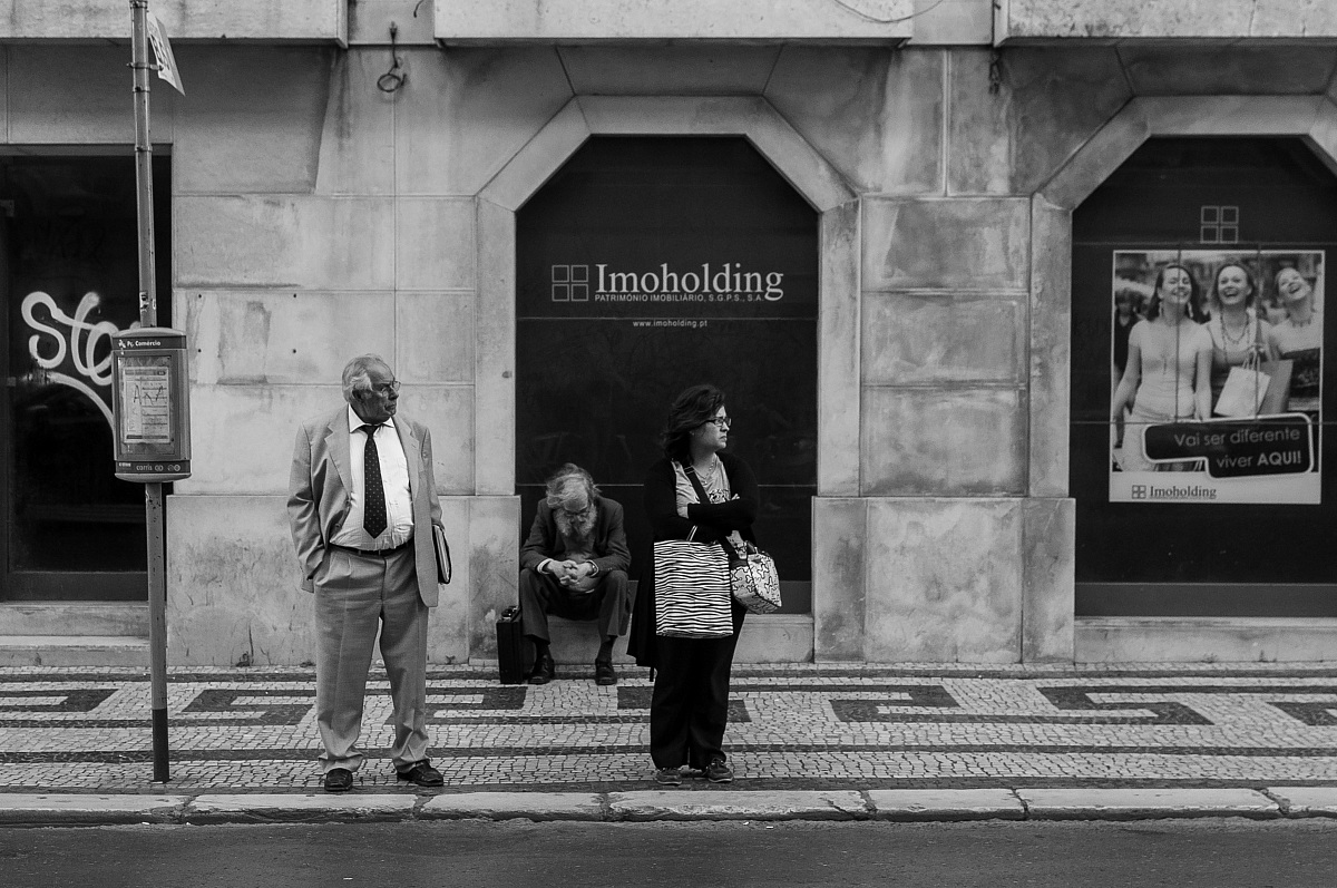 Lisbon - waiting for the bus...