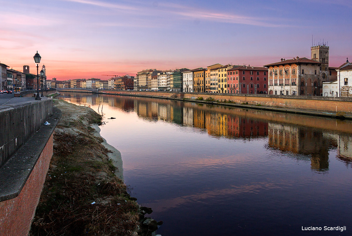 Pisa e l'Arno al tramonto...